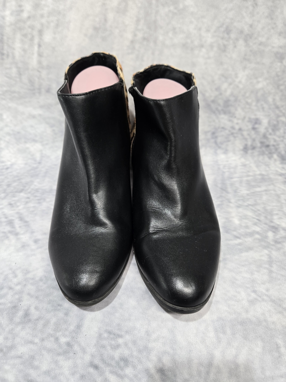 Apri by Italian Shoemakers Gear 2 Booties slip on 8 leopard